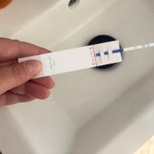 Hoopsy Hold handle over the sink